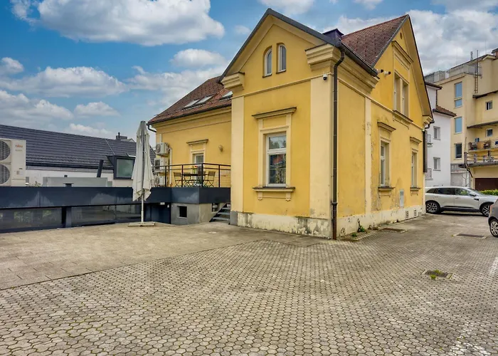 Jantar アパート ノヴォ メスト